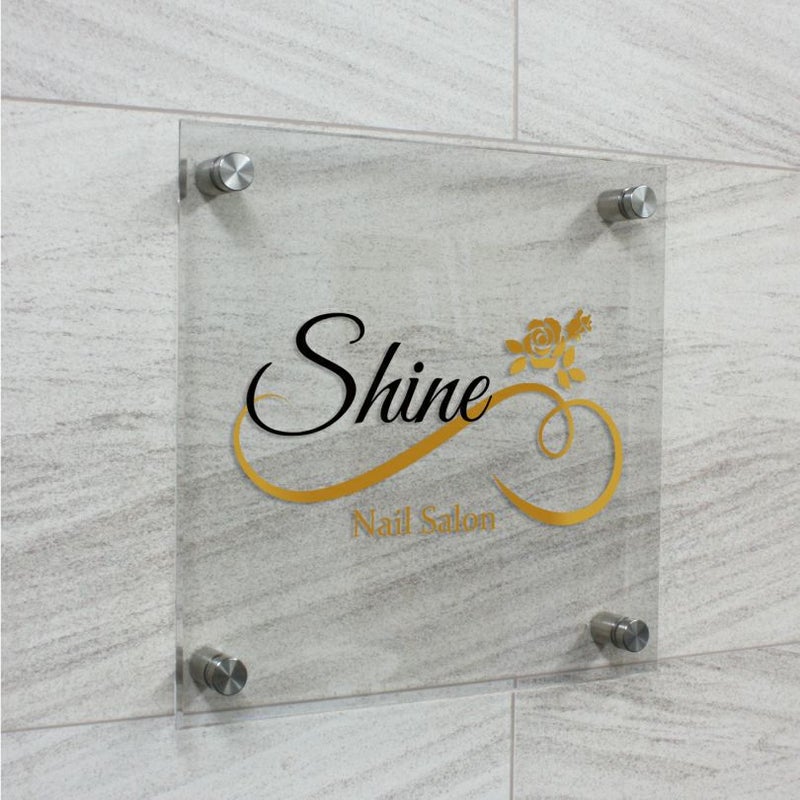 フルカラー透明アクリル銘板 化粧ビス止め　店舗看板