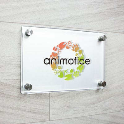 フルカラー透明アクリル銘板 ラフィネ2重構造仕様 化粧ビス止め　会社銘板 事務所看板