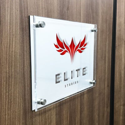 フルカラー透明アクリル銘板 ラフィネ2重構造仕様 化粧ビス止め　スタジオ看板　店舗の看板